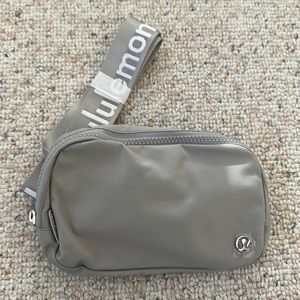Lululemon everywhere belt bag in gray with logo